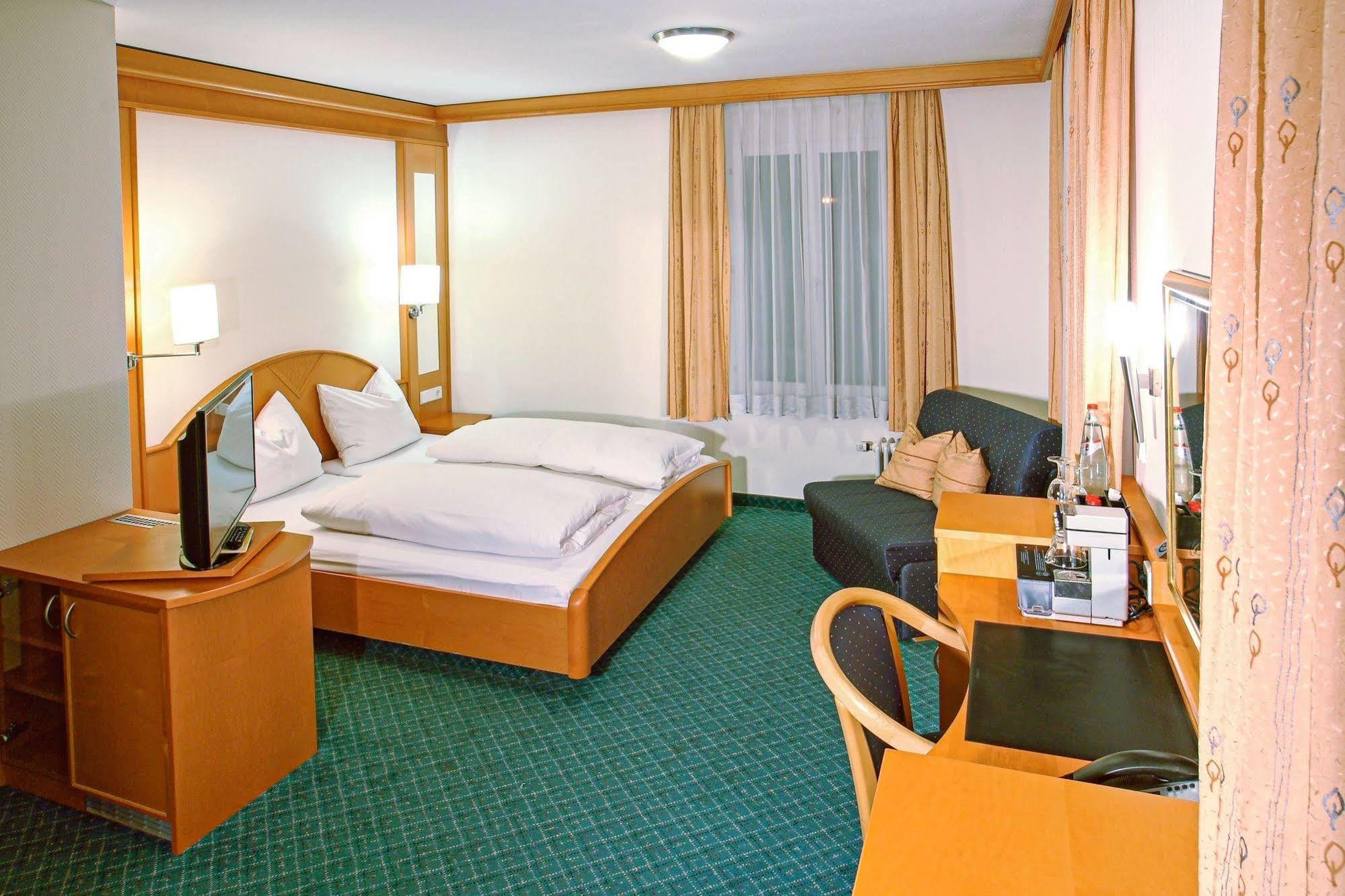 Hotel Winzerstube Ihringen Exteriör bild