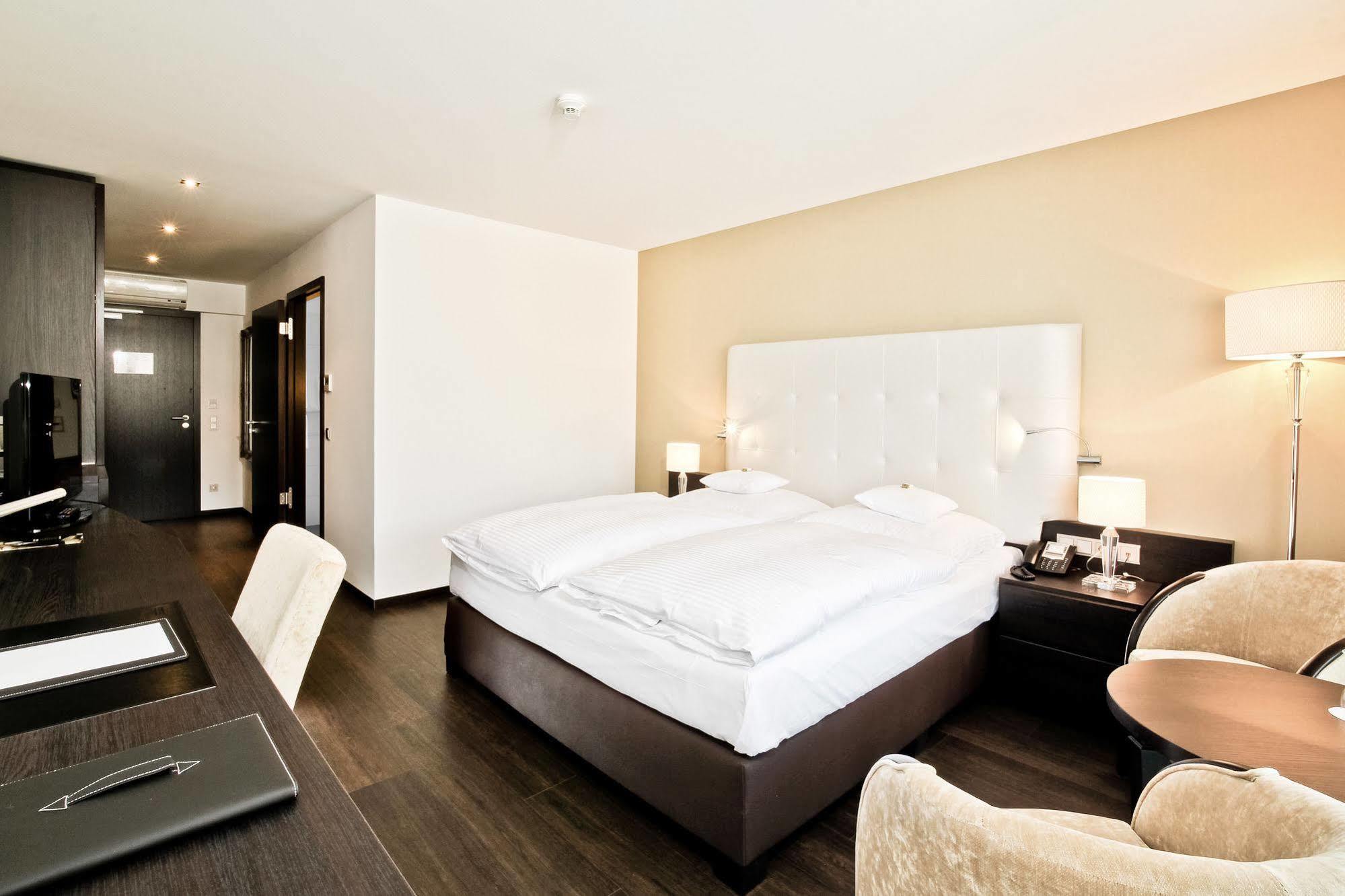 Hotel Winzerstube Ihringen Exteriör bild